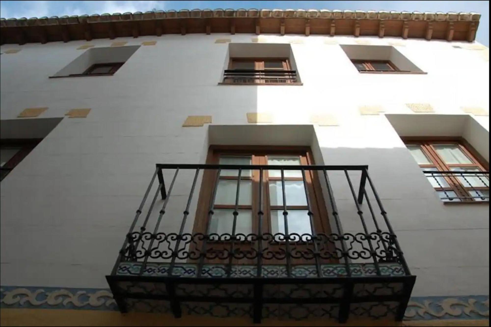 Apartamentos Centro Historico A Los Pies De La Alhambra Granada Luaran gambar